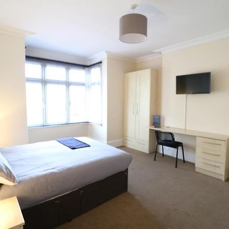 Right Stay Guildford Exterior foto