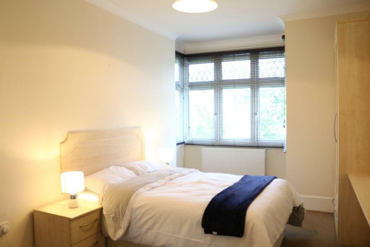 Right Stay Guildford Exterior foto